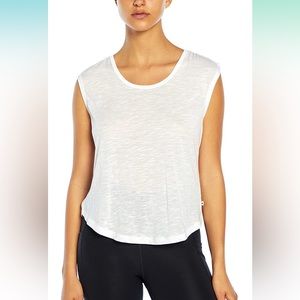 Jessica Simpson Active top
